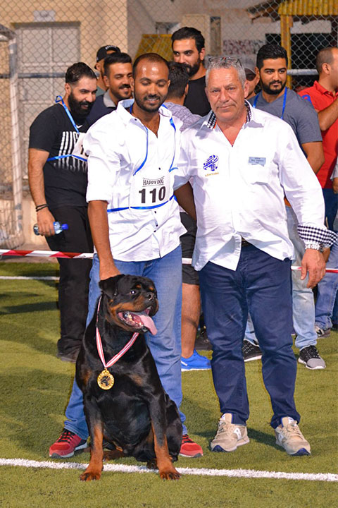 Stefano Bartolini giudice al Dog Show del Bahrain 2018